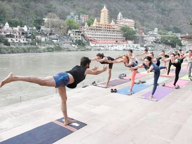 yoga teacher training in rishikesh 100 hours